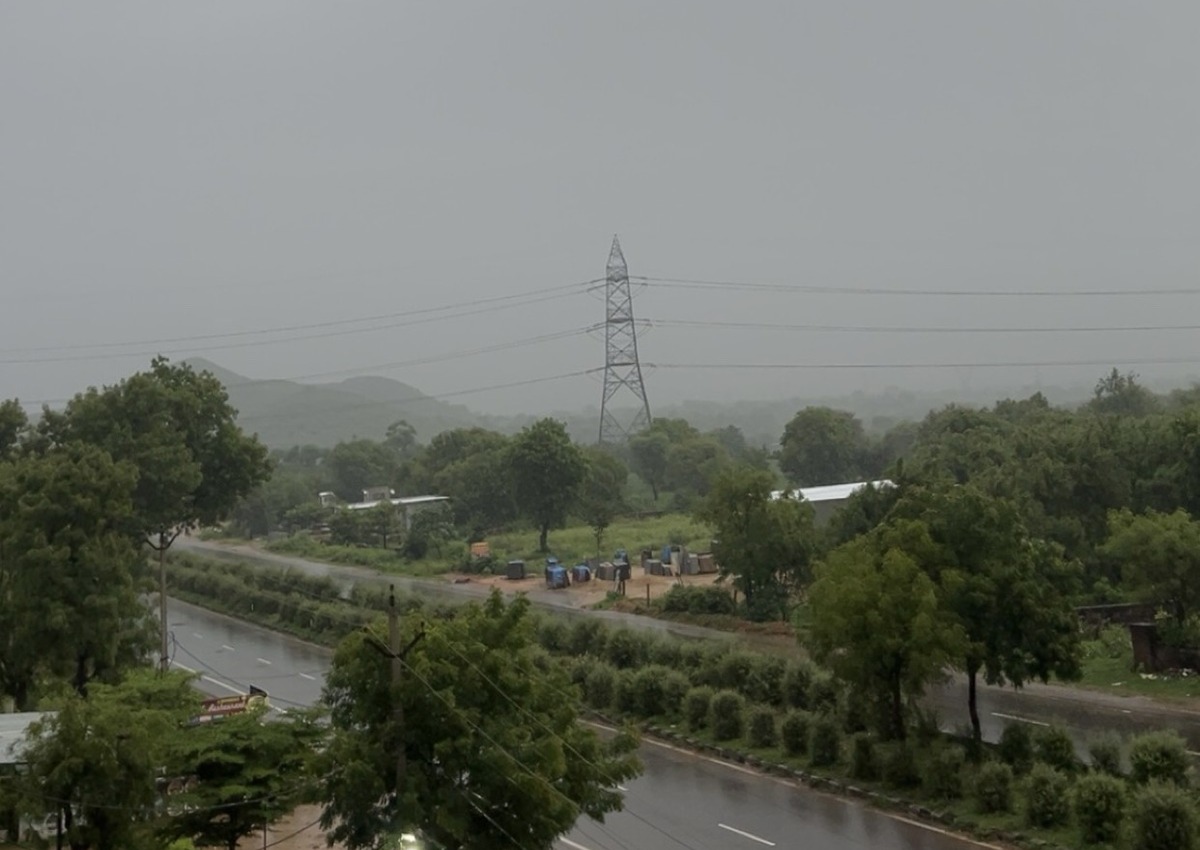Aravalli Hills Surroundings in Achrol near Hotel Kamala